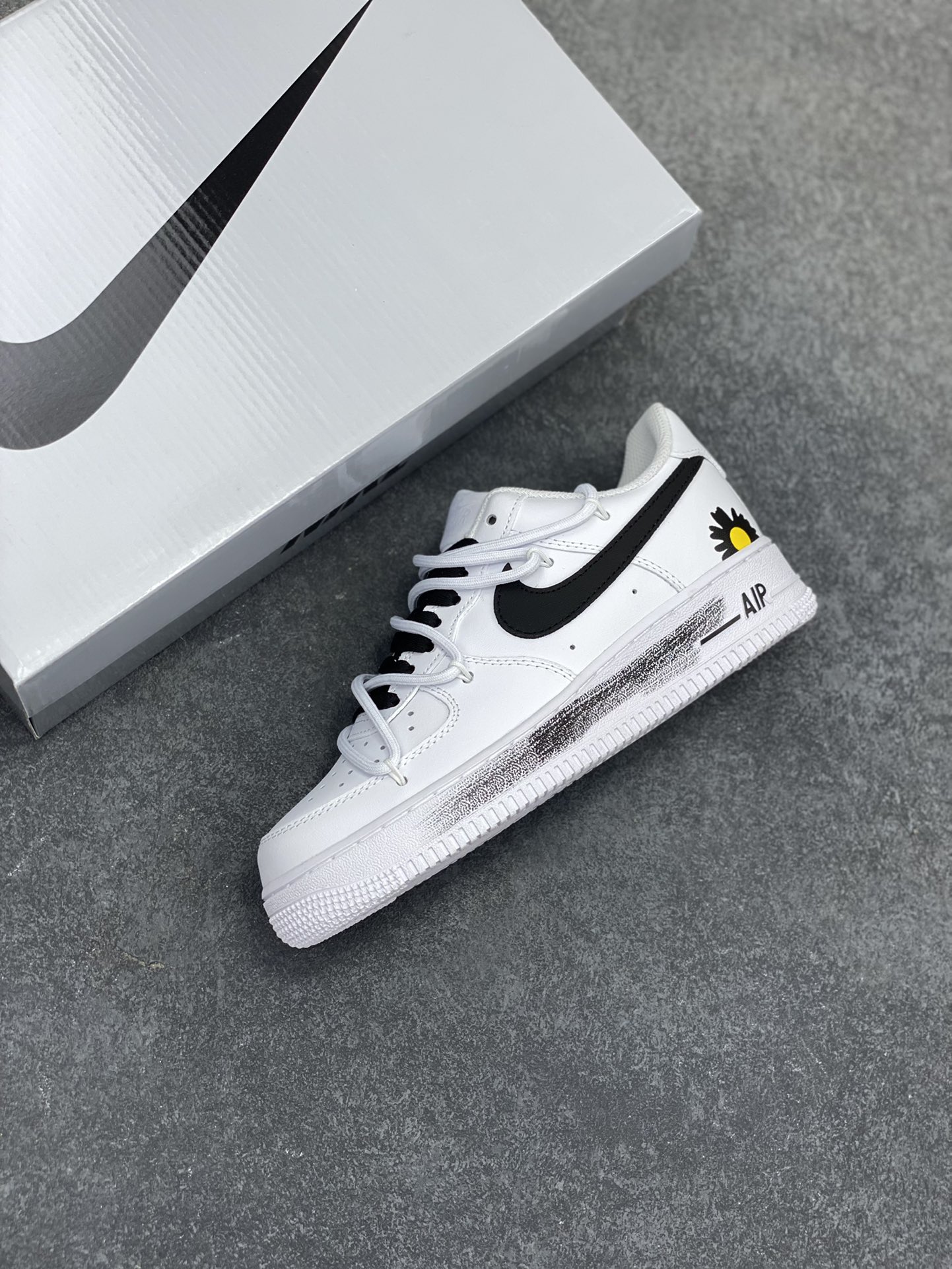 图片[7]-Nike Air Force 1\’07 Low 小雏菊 涂鸦手绘 空军一号定制低帮休闲板鞋 #定制皮料 原厂3D打印 定制鞋盒 原楦原纸板 纯正空军版型 内置全掌气垫 货号：CK0316-060 尺码：36 36.5 37.5 38 38.5 39 40 40.5 41 42 42.5 43 44 44.5 45-选品中心