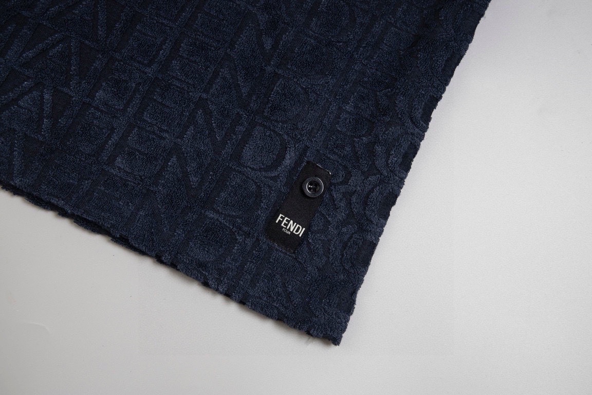 Fashion Alert: MJ Short Sleeves with Classic Logo Pattern and Perfect Details - 图片 9