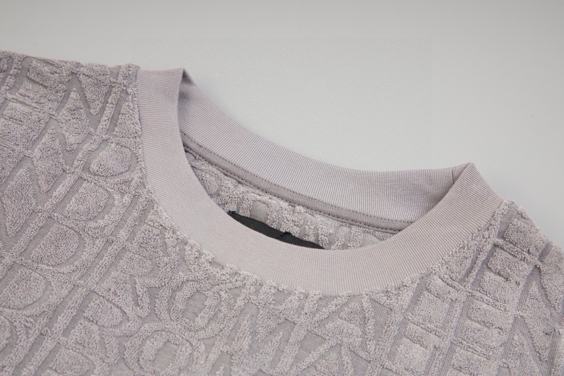 New MJ Short Sleeve with Classic Logo Pattern in 4 Sizes: XSSML. - 图片 5