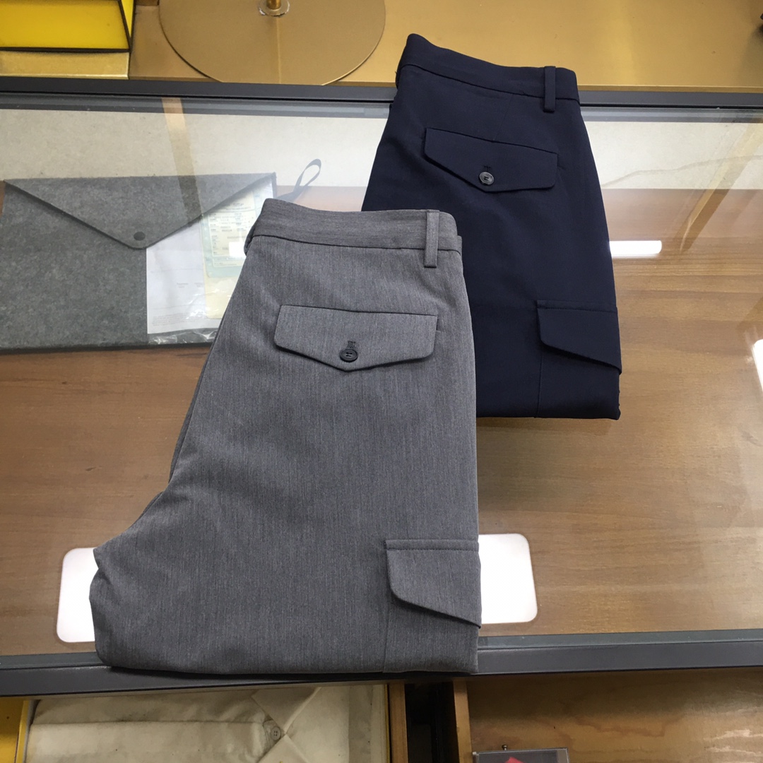 NO:132757,High-end casual pants [B.C] 2025 new high-end quality casual pants!  The official website is released simultaneously. The brand's classic logo casual pants, customized fabric, excellent comfort, strong hand touch. Very high recognition, perfect quality craftsmanship. Size 30-3635,,alexander wang19860909高端休闲裤【B.C】 2025新款高端品质休闲裤！官网同步发售.品牌经典logo休闲裤 ,定制面料,舒适度极好,手触感强烈.辨识度极高,完美品相工艺. 尺码30-3635,,alexander wang,Men's clothing