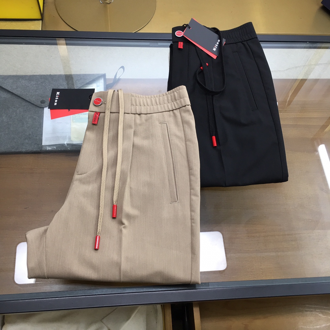 NO:132763,High-end casual pants [Kito...] 2025 new high-end quality casual pants!  The official website is released simultaneously. The brand's classic logo casual pants, customized fabric, excellent comfort, strong hand touch. Very high recognition, perfect quality craftsmanship. Size 30-3635,,alexander wang19860909高端休闲裤【Kito...】 2025新款高端品质休闲裤！官网同步发售.品牌经典logo休闲裤 ,定制面料,舒适度极好,手触感强烈.辨识度极高,完美品相工艺. 尺码30-3635,,alexander wang,Men's clothing