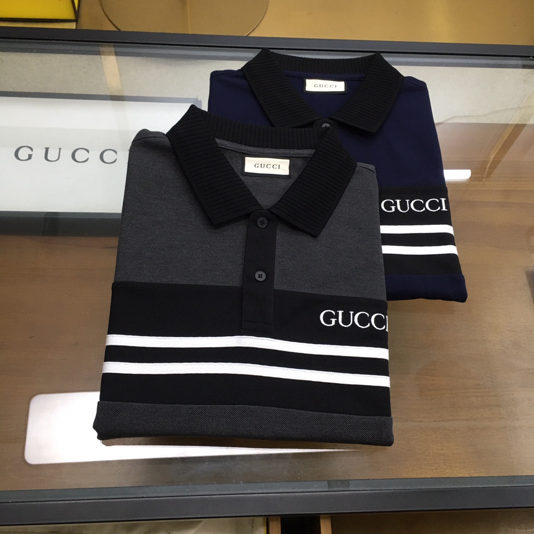 NO:132779,New counter products [Gu.ci...] 2025 spring and summer new products, fashionable POLO/lamb short sleeves, high-end custom versatile styles, anyone can easily control them, full custom fabric craftsmanship, luxurious classic brand logo design on the chest, very high-end, those who understand goods must enter!  The style is perfectly tailored, which shows the aura and highlights the exquisiteness of business men. This is the unique feature, just right slim fit, and the upper body effect is very good!  Counter size M-3XL., T-shirt,alexander wang19860909专柜新品【Gu.ci...】 2025春夏新品 时尚POLO/翻领短袖 高级定制百搭款式 任何人都可以轻松驾驭 面料全订制工艺 胸前奢华经典品牌logo设计,非常显档次懂货的必须入！版型完美剪裁 非常精致,显气场,又会凸显商务男士的精致,这就是独到之处,恰到好处的修身,上身效果非常赞！专柜尺码M-3XL.,,T-shirt,alexander wang,Men's clothing