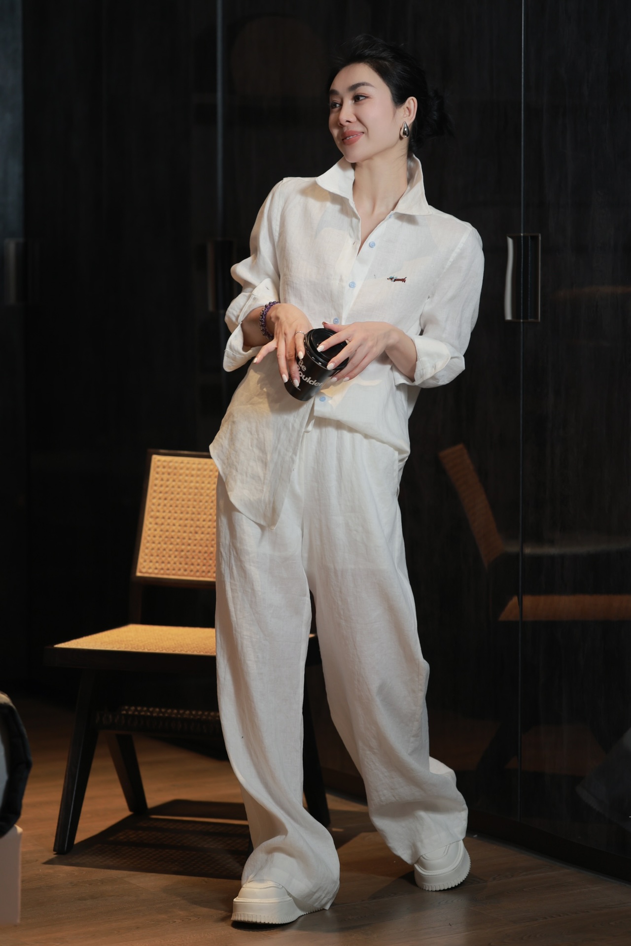 Exquisite Women’s Clothes: Embroidered Details, Unique Buttons, Breathable Fabrics, Vibrant Colors. - 图片 6