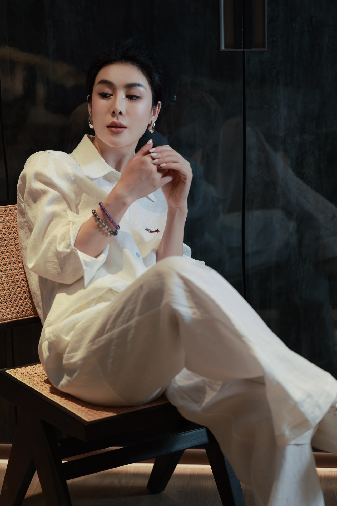 Exquisite Women’s Clothes: Embroidered Details, Unique Buttons, Breathable Fabrics, Vibrant Colors. - 图片 5