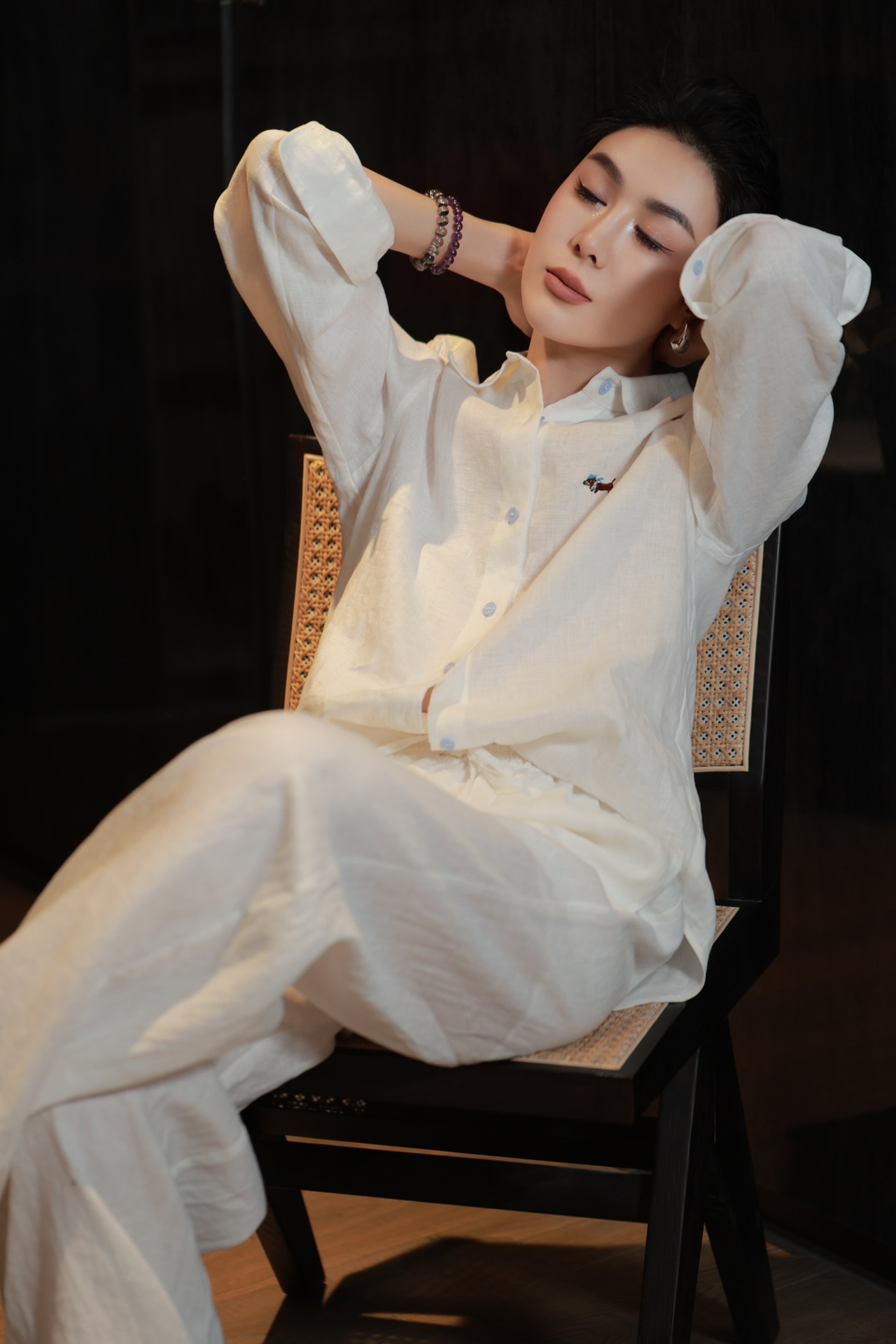 Exquisite Women’s Clothes: Embroidered Details, Unique Buttons, Breathable Fabrics, Vibrant Colors. - 图片 7