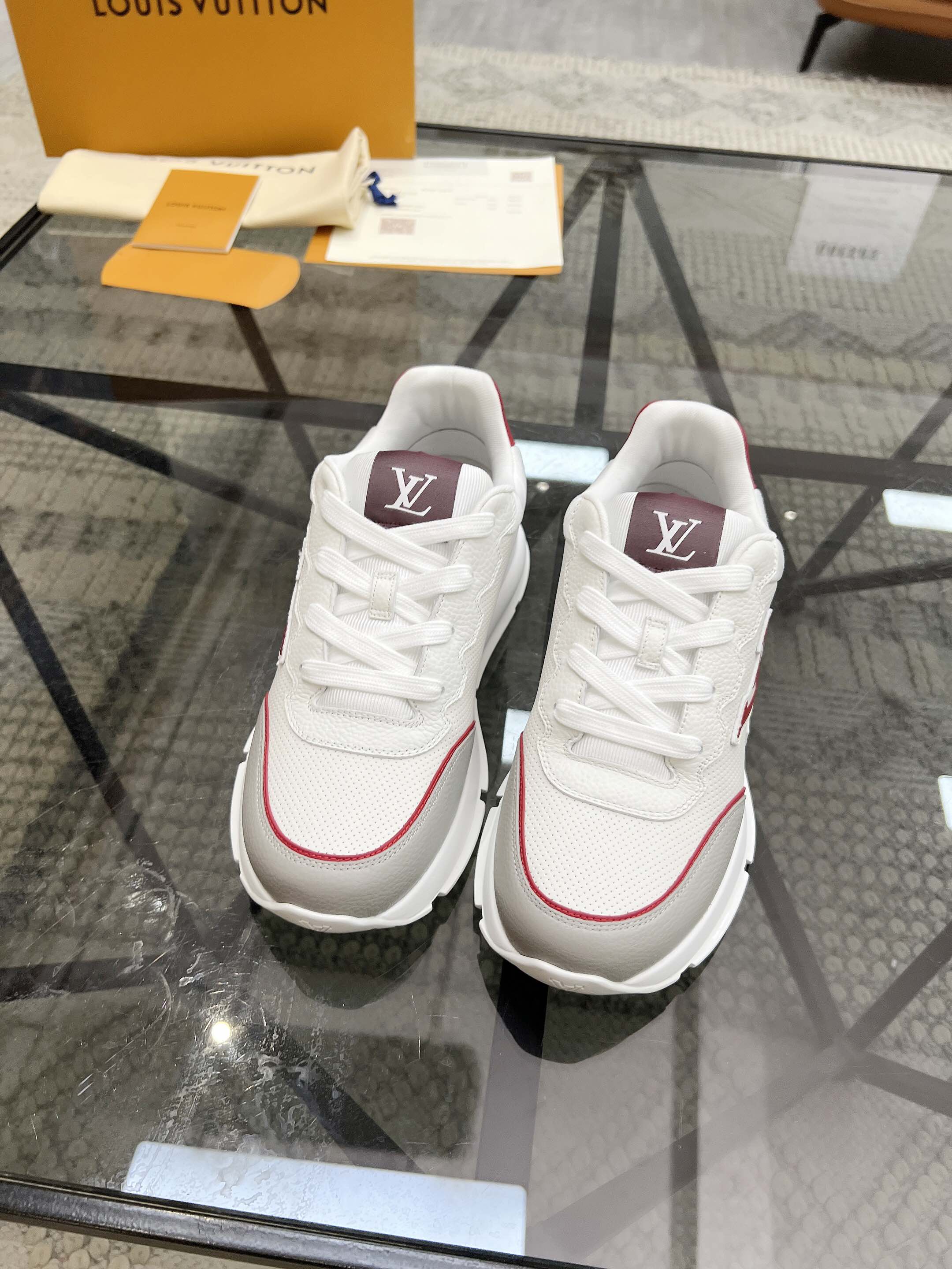 NO:222620,Brand LOUIS VUITTON original color matching code number 39-44 customized 38.45.46 price Material new Louis Vuitton casual shoes!  The original single-quality Labon craft upper is made of imported cowhide with breathable mesh fabric inner style. Simple and atmospheric original LV ultra-light sole, Louis Vuitton, louis vuitton, louis vuitton, louis vuitton, louis vuitton, cowhide19860909品牌LOUIS VUITTON 颜色原版配色 码数39-44定做38.45.46 价格 材质路易威登新款 休闲鞋！原单品质拉邦工艺鞋面采用进口牛皮搭配透气网布内里版型时尚 简单大气原版LV超轻大底,路易威登,louis vuitton,louis vuitton,louis vuitton,cowhide,Men's shoes