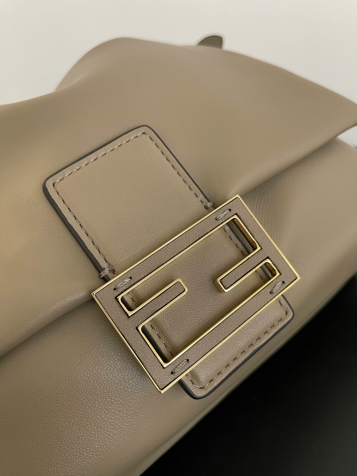 Fendi Mamma Baguette Bag in Dove Gray Lambskin Leather, Adjustable Straps 4 i1743055076 9957 0