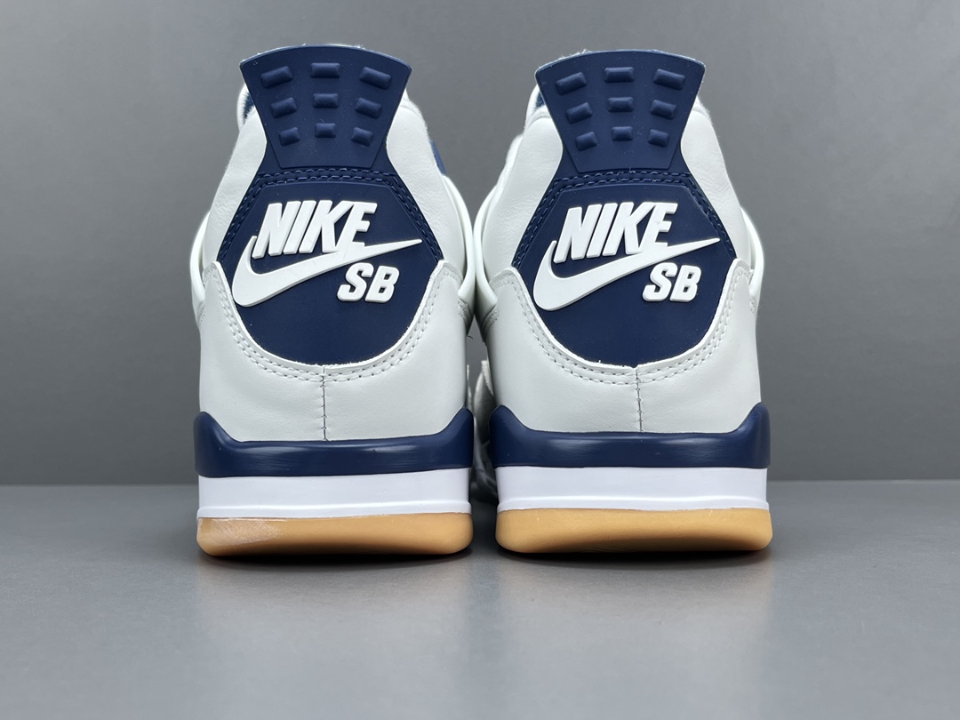  
【OG版 AJ4】Nike SB x Jordan Air Jordan 4 Sapphire 蓝宝