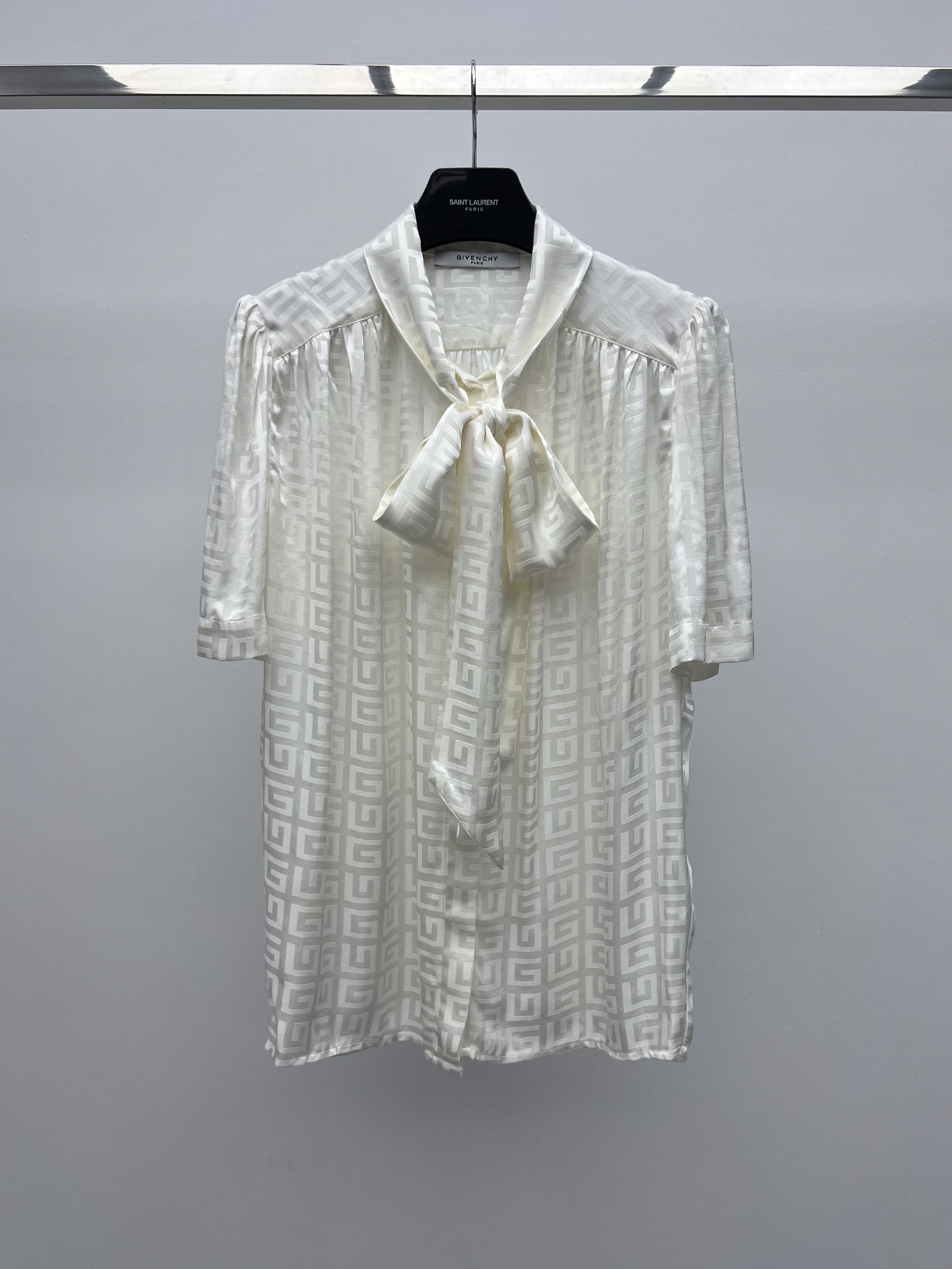 Givenchy Floral Women’s Suit: Acrylic Silk, Versatile Design for Stylish Look - 图片 2