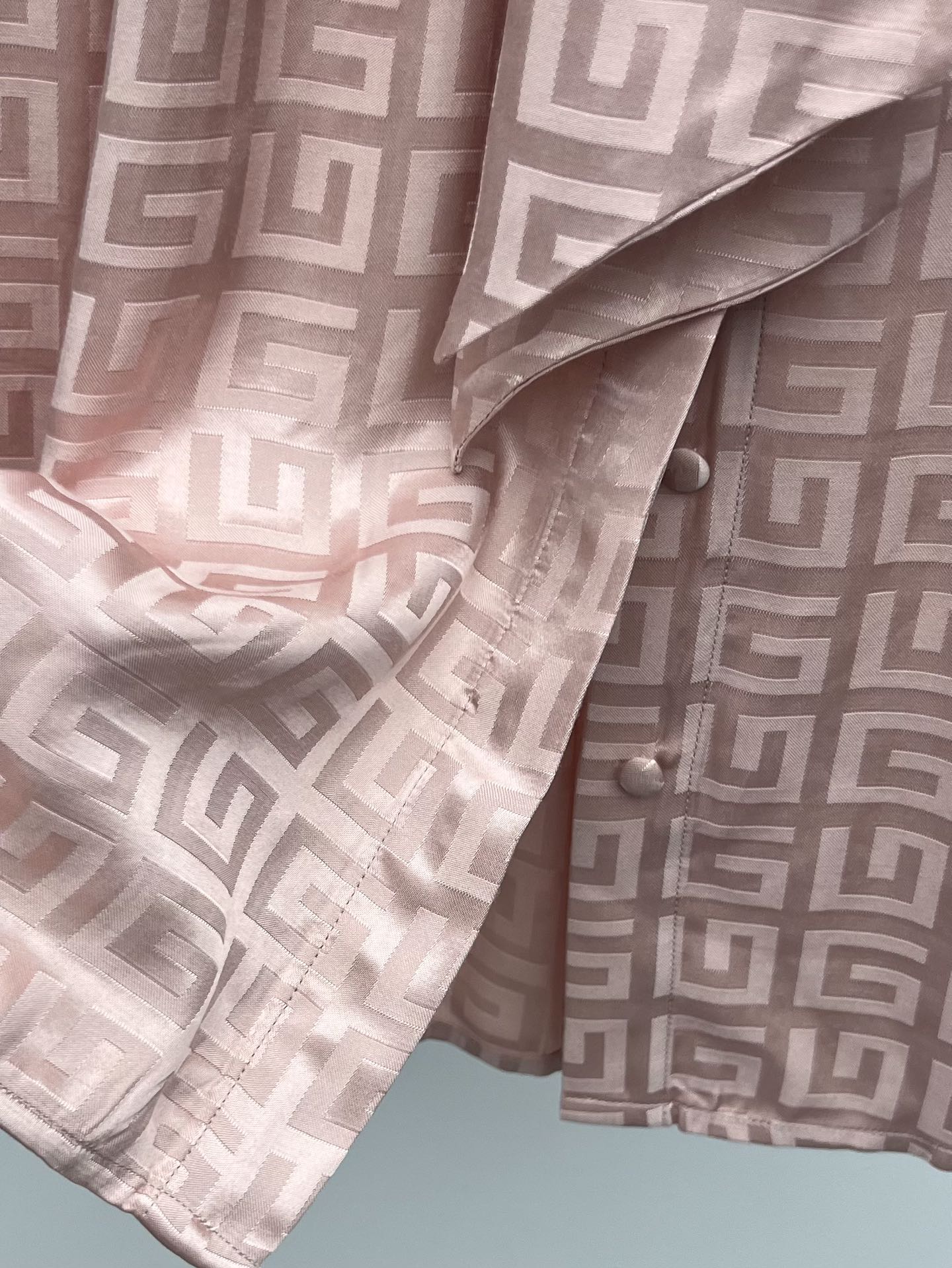 Givenchy Women’s Suit: First-rate, Hard-core Design with Floral Print and Versatile Belt - 图片 5