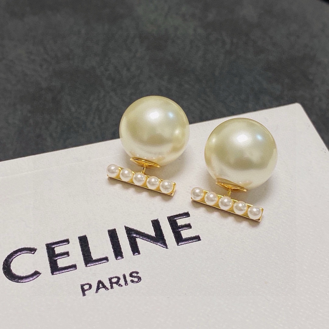 Celine 小红书推荐最新 高级感Celine赛琳高品质珍珠前后佩戴耳钉 赛琳已经自成一股流行元素