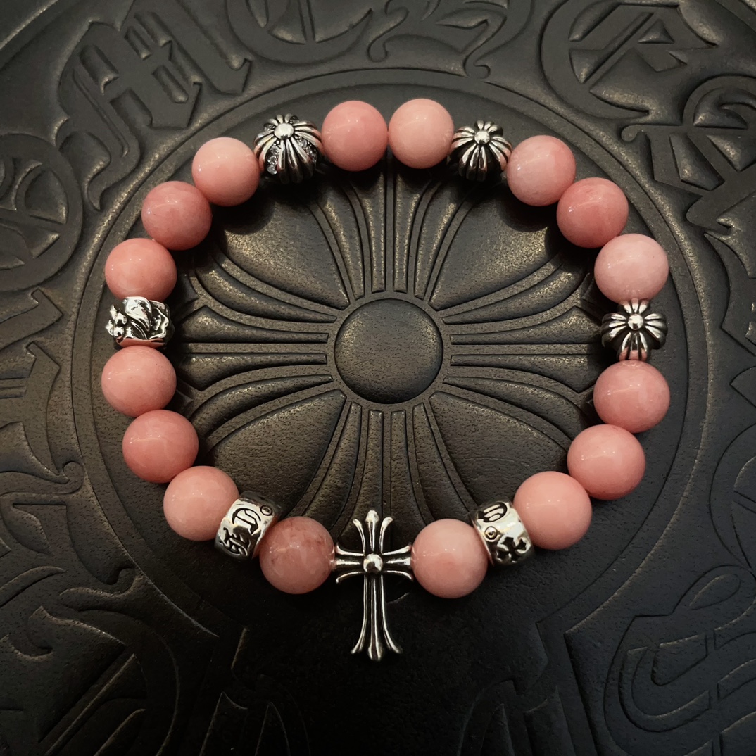 NO:112213,New [Counter Quality] Chrome Hearts Croxin Classic Retro Multi-Element Bracelet Bracelet, Kuaishou/ins/Little Red Book popular, different concave and convex and convex design styles present unique. Cross Scout Flower is Croxin's logo, so it lasts for a long time. Genuine version of Chrome Hearts Croxin, different from the market, benchmark the quality of the version, look at the details of the letter printing, the degree of retro old gray oxygen. Seiko version!  , jewelry boutique, chrome hearts, chrome hearts, bracelet19860909新款【专柜品质】Chrome Hearts克罗心经典复古多元素手串手链 ,快手/ins/小红书热门,凹凸造型不同的花纹设计风格呈现出与众不同 十字架童军花是克罗心的标志 所以更经久不衰 正品打版Chrome Hearts克罗心 区别市场普通轻版 对版对标品质 看字印细节 复古做旧灰氧程度.精工版本！,饰品精品,chrome hearts,chrome hearts,bracelet,Jewelry