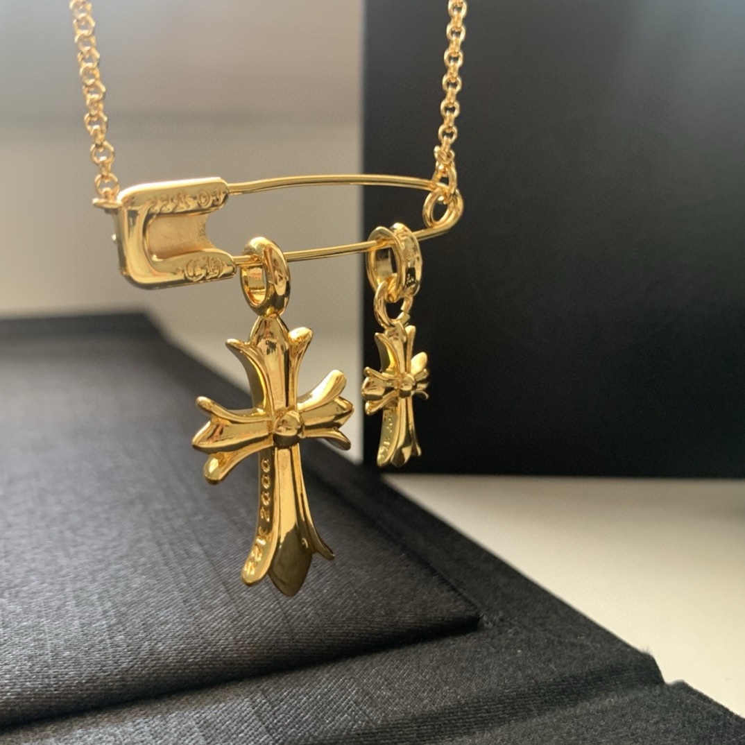 NO:108799,[Essential items for Crow Heart Fashioners] Pin cross necklace, diamond-smoothed, double-sided wearable, freely disassembled, so beautiful. Wear it and explode the whole street, jewelry quality, chrome hearts, necklace19860909【克罗心潮人必备单品】别针十字架项链,钻面光面,双面可佩戴,自由拆卸,太好看了 戴上它炸了整条街,饰品精品,chrome hearts,necklace,Jewelry