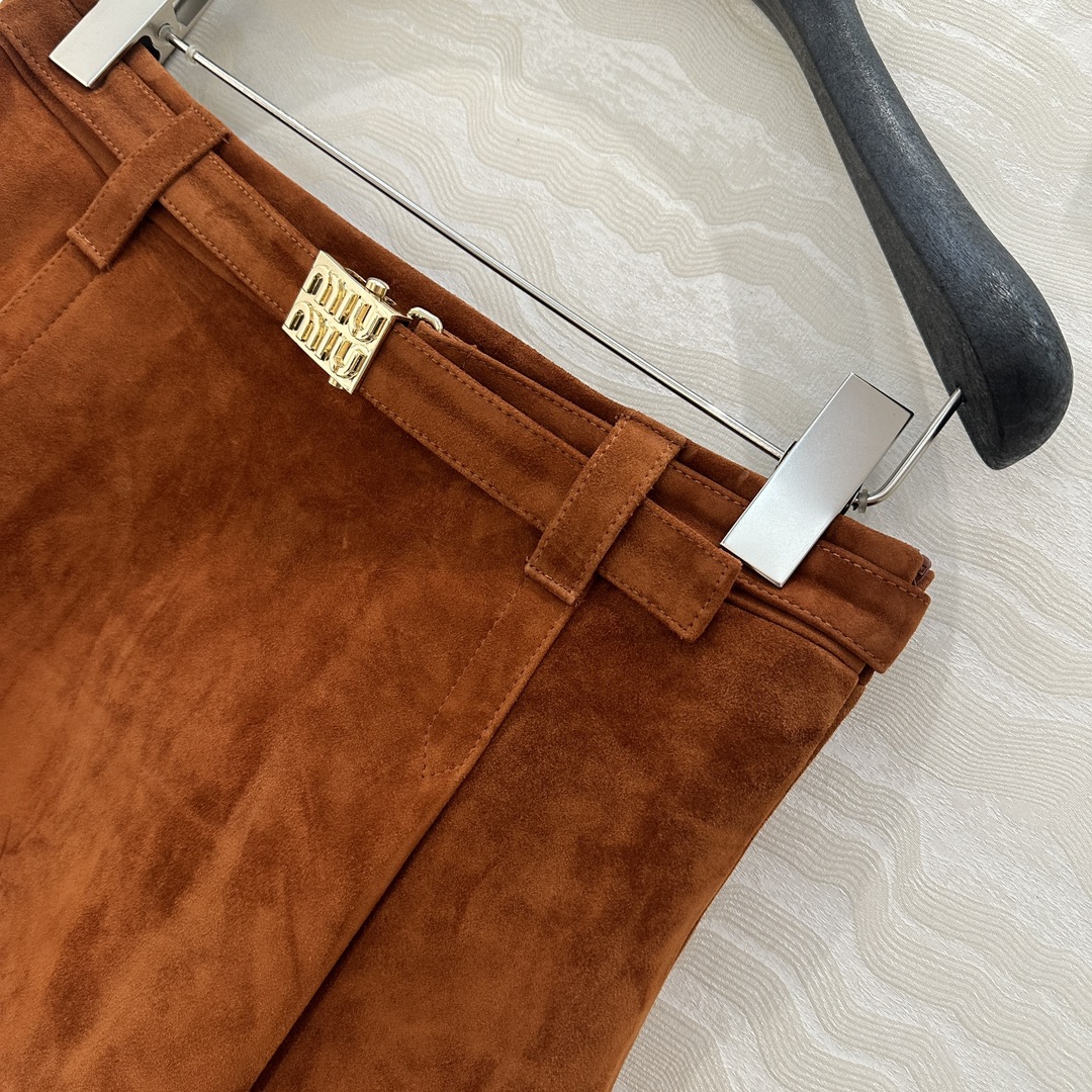 独家首发❤️高端品质控必入！miu系少女可露丽风🤎25早春新品，🤎独家定制麂皮绒面工艺🤞知识分子复古棕色