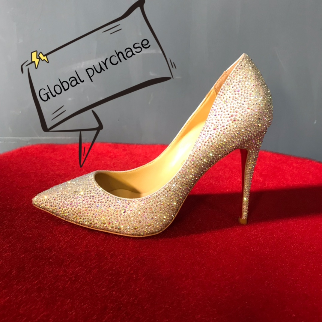 NO:100542,High-end customization 2025 fine ceremonial shoes diamond series! H10Cm size. 34-42. 9033-. Silver colored colored base colored imitation auspicious diamond, apricot sheepskin official website synchronization Reference: 9033- Color: silver/silver Material:diamond Lining:goat leather Heel height:10Cm Sole:leather sole Size:EUR 34-42 (US 4-11):,,louis vuitton,sheepskin19860909高端订制 2025精典礼鞋钻石款系列！ H10Cm尺码.34-42码.9033-.銀幻彩色底幻彩仿奥钻,杏羊皮里 官网同步 Reference:9033- Color:silver/silver Material:diamond Lining:goat leather Heel heigh:10Cm Sole:leather sole Size:EUR 34－42（US 4一11) :,,louis vuitton,sheepskin,Women's Shoes