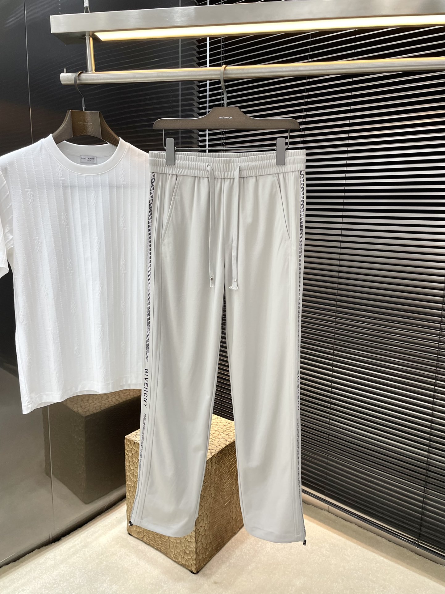 NO:133694,Givenchy- (Givenchy) new spring style, the latest casual pants. The original pants are casual and versatile, casual and lazy, customized original polyester fabric, full of comfort. High-end and atmospheric, does the taste of spring have? First choice. Number 29-36 Purchase level...,,, givennchy, given, alexander wang19860909Givenchy-（纪梵希）春季新款,最新休闲裤.原版裤型上身休闲百搭、随性慵懒范,定制原版涤纶面料,舒适感爆棚.高端大气,春天的味道有没有,首选 .码数29-36 代购级别……,,,givenchy,givenchy,alexander wang,Men's clothing