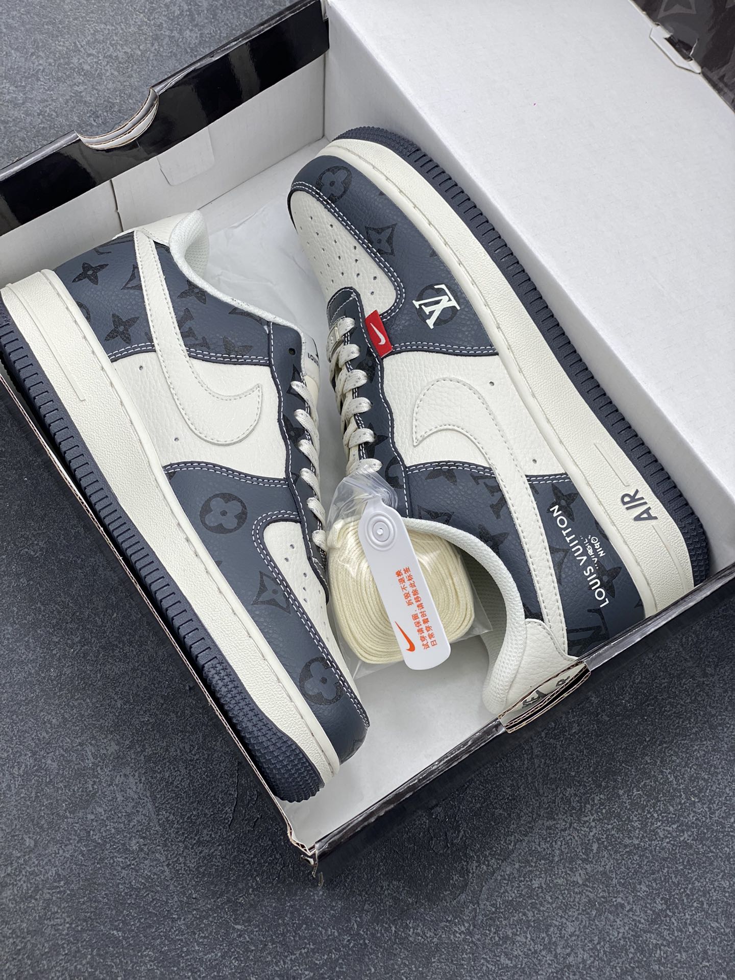 图片[9]-NIke Air Force 1 \’07 Low “LV联名——米灰印花”空军一号 低帮 运动鞋 休闲鞋 折边针车 工艺难度大 原楦头原纸板 原装鞋盒 定制五金配件 内置全掌气垫 原厂鞋底 货号：CS5288-002 尺码：36 36.5 37.5 38 38.5 39 40 40.5 41 42 42.5 43 44 44.5 45-选品中心