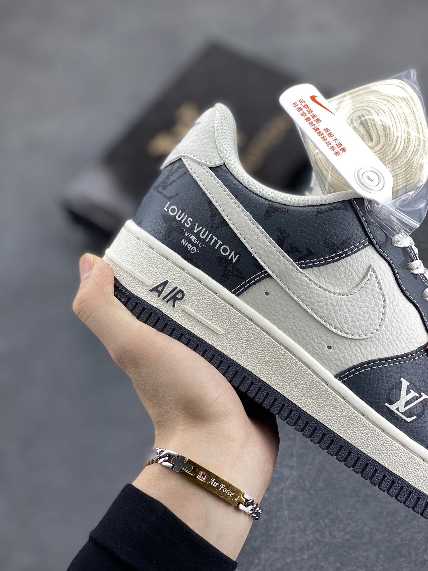 图片[6]-NIke Air Force 1 \’07 Low “LV联名——米灰印花”空军一号 低帮 运动鞋 休闲鞋 折边针车 工艺难度大 原楦头原纸板 原装鞋盒 定制五金配件 内置全掌气垫 原厂鞋底 货号：CS5288-002 尺码：36 36.5 37.5 38 38.5 39 40 40.5 41 42 42.5 43 44 44.5 45-选品中心