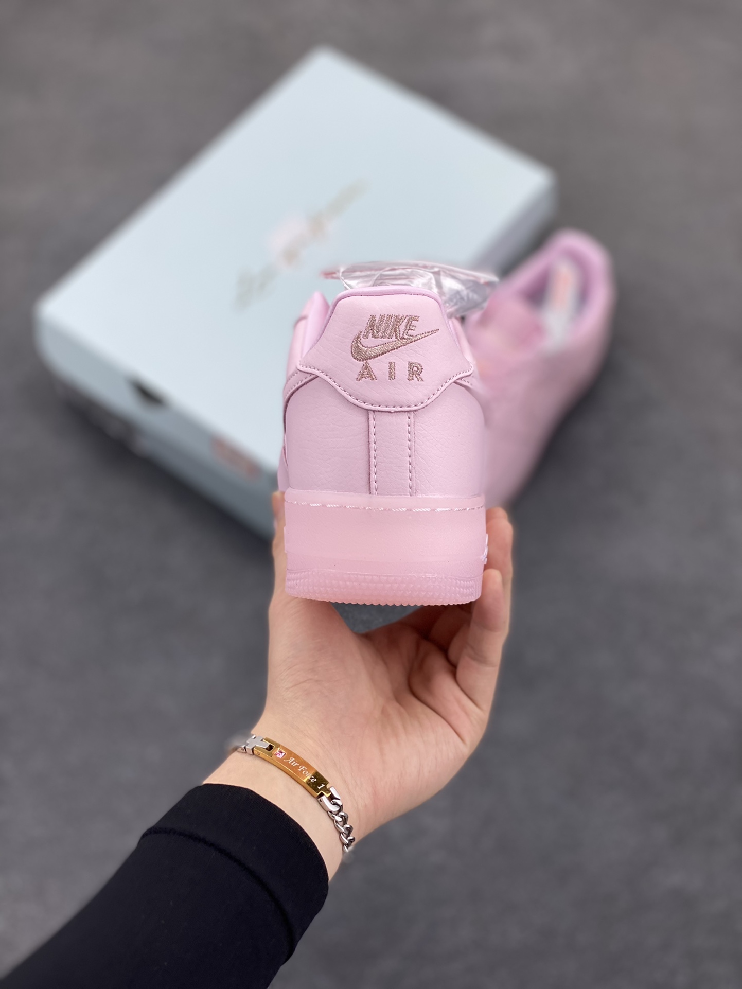 图片[4]-Nike Air Force 1 07 low空军一号 荔枝纹水晶 板鞋 原楦头原纸板 打造纯正空军版型#专注外贸渠道 全掌内置蜂窝气垫 #原盒配件 原厂中底钢印、拉帮完美 货号：CZ8065-800 尺码：36 36.5 37.5 38 38.5 39 40 40.5 41 42 42.5 43 44 44.5 45-选品中心