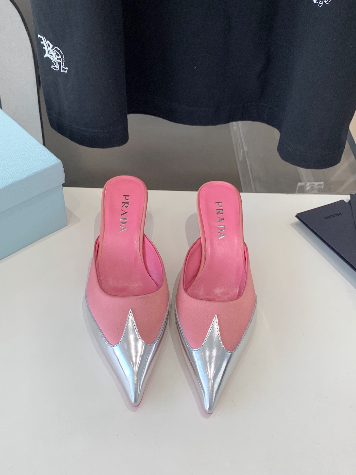 NO:240298,2025 T-Show Mules Silk Tip Series (the highest version of top packaging) PRADA 2025 Prada new product, (top version) is coming!  prada25 