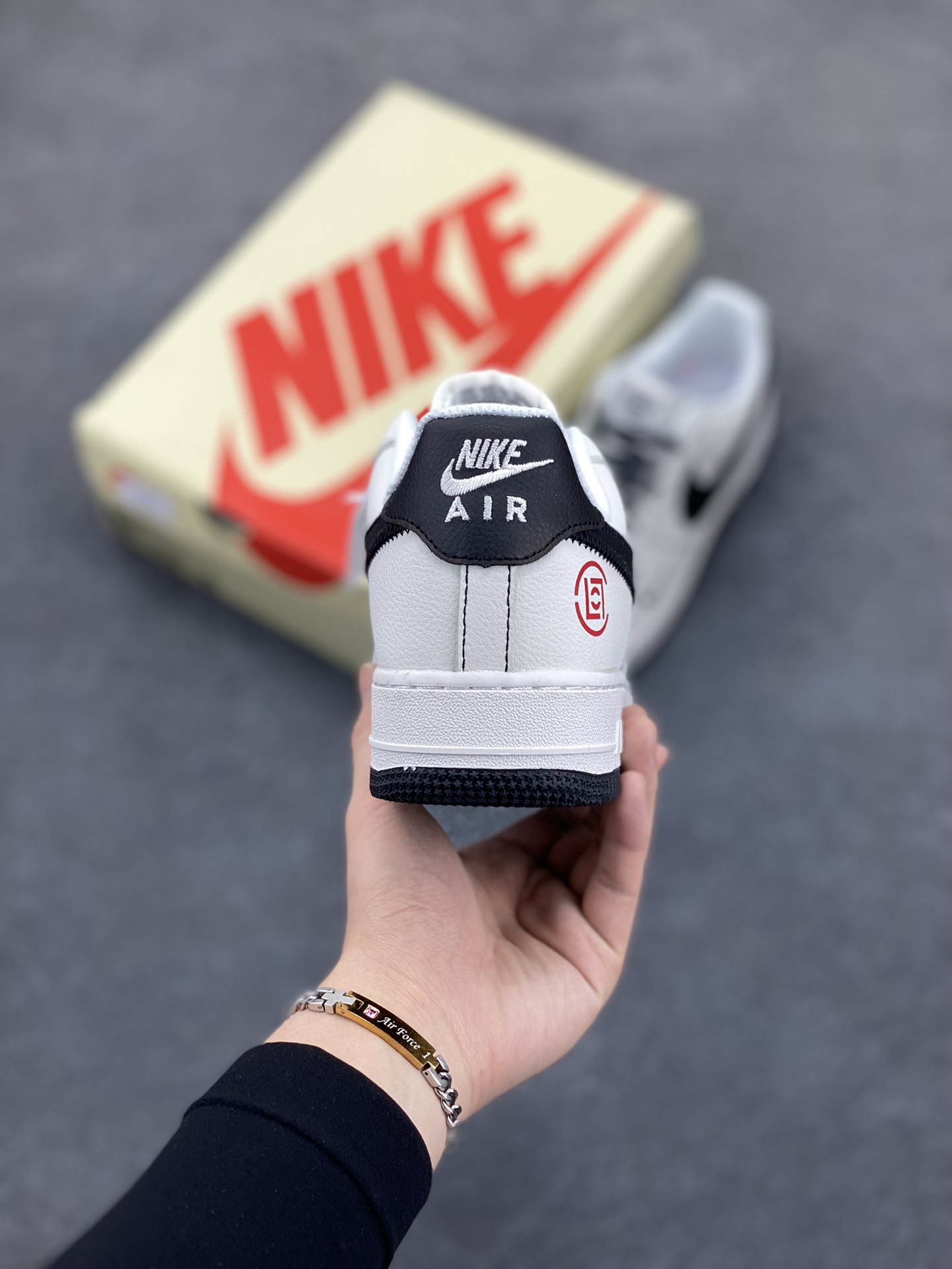 图片[4]-Nike Air Force 1 Low 陈冠希联名 原楦头原纸板 打造纯正空军版型 专注外贸渠道 全掌内置蜂窝气垫 原盒配件 原厂中底钢印、拉帮完美 货号：GX030608 尺码：36 36.5 37.5 38 38.5 39 40 40.5 41 42 42.5 43 44 44.5 45-选品中心