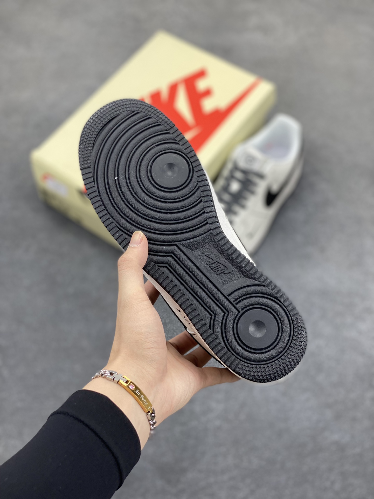 图片[5]-Nike Air Force 1 Low 陈冠希联名 原楦头原纸板 打造纯正空军版型 专注外贸渠道 全掌内置蜂窝气垫 原盒配件 原厂中底钢印、拉帮完美 货号：GX030608 尺码：36 36.5 37.5 38 38.5 39 40 40.5 41 42 42.5 43 44 44.5 45-选品中心
