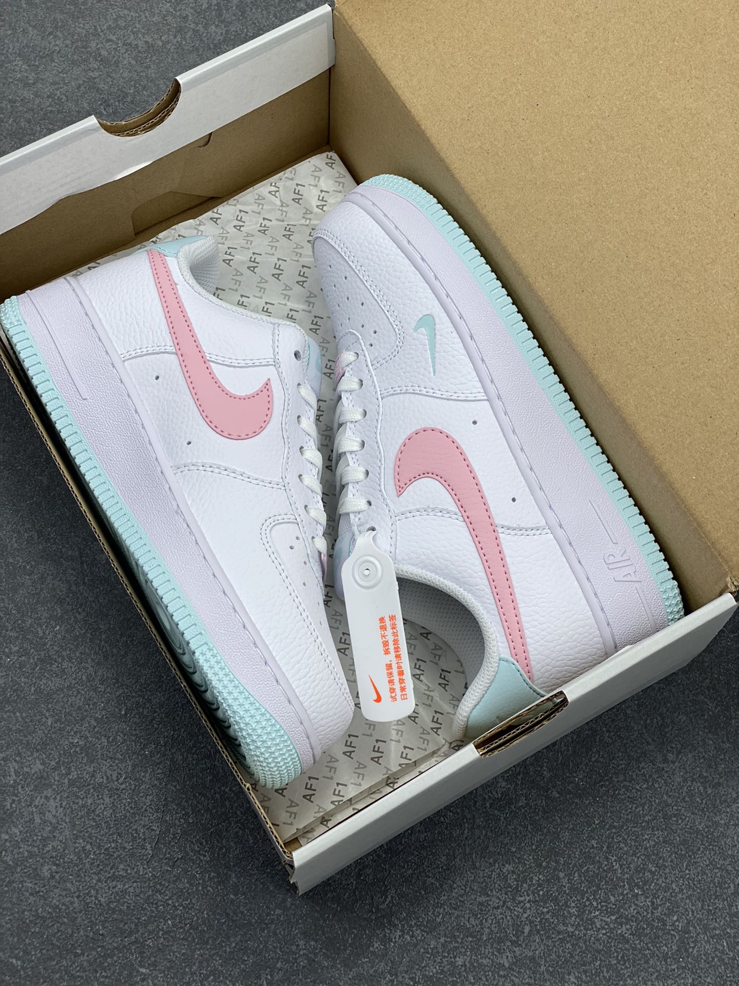 图片[9]-Nike Air Force 1 07 low空军一号板鞋 白粉 原楦头原纸板 打造纯正空军版型#专注外贸渠道 全掌内置蜂窝气垫 #原盒配件 原厂中底钢印、拉帮完美 货号：IH0640-161 尺码：36 36.5 37.5 38 38.5 39 40 40.5 41 42 42.5 43 44 44.5 45-选品中心