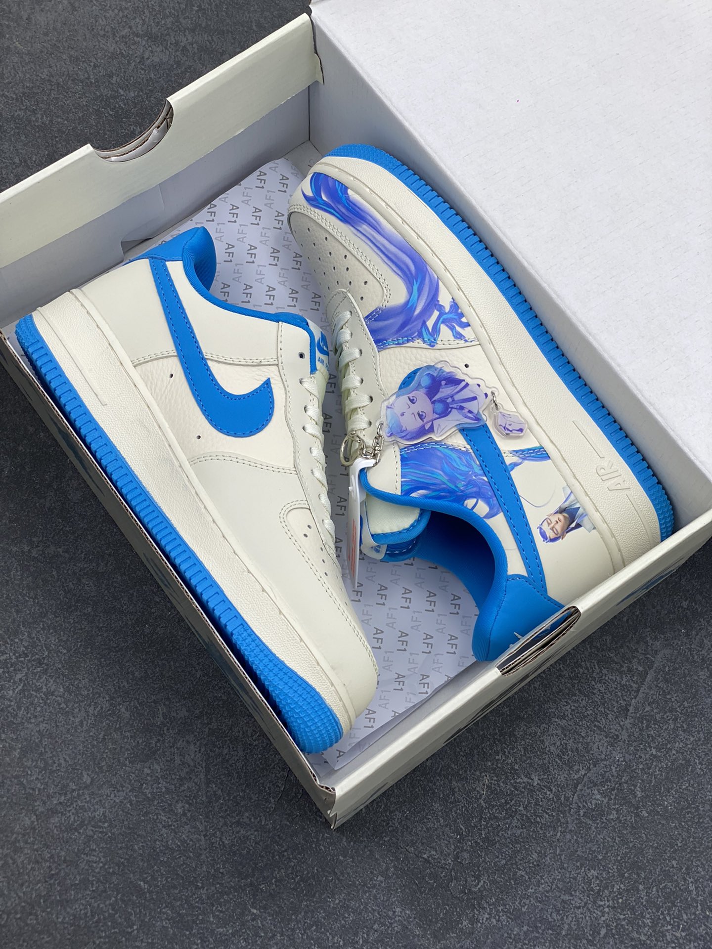 图片[9]-NIke Air Force 1 \’07 Low “哪吒联名——灵珠”空军一号 低帮 运动鞋 休闲鞋 折边针车 工艺难度大 原楦头原纸板 原装鞋盒 定制五金配件 内置全掌气垫 原厂鞋底 货号：DF0188-049 尺码：36 36.5 37.5 38 38.5 39 40 40.5 41 42 42.5 43 44 44.5 45-选品中心