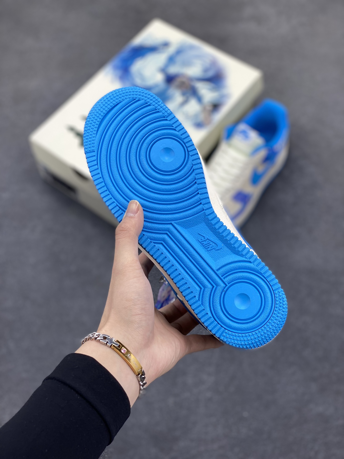 图片[5]-NIke Air Force 1 \’07 Low “哪吒联名——灵珠”空军一号 低帮 运动鞋 休闲鞋 折边针车 工艺难度大 原楦头原纸板 原装鞋盒 定制五金配件 内置全掌气垫 原厂鞋底 货号：DF0188-049 尺码：36 36.5 37.5 38 38.5 39 40 40.5 41 42 42.5 43 44 44.5 45-选品中心