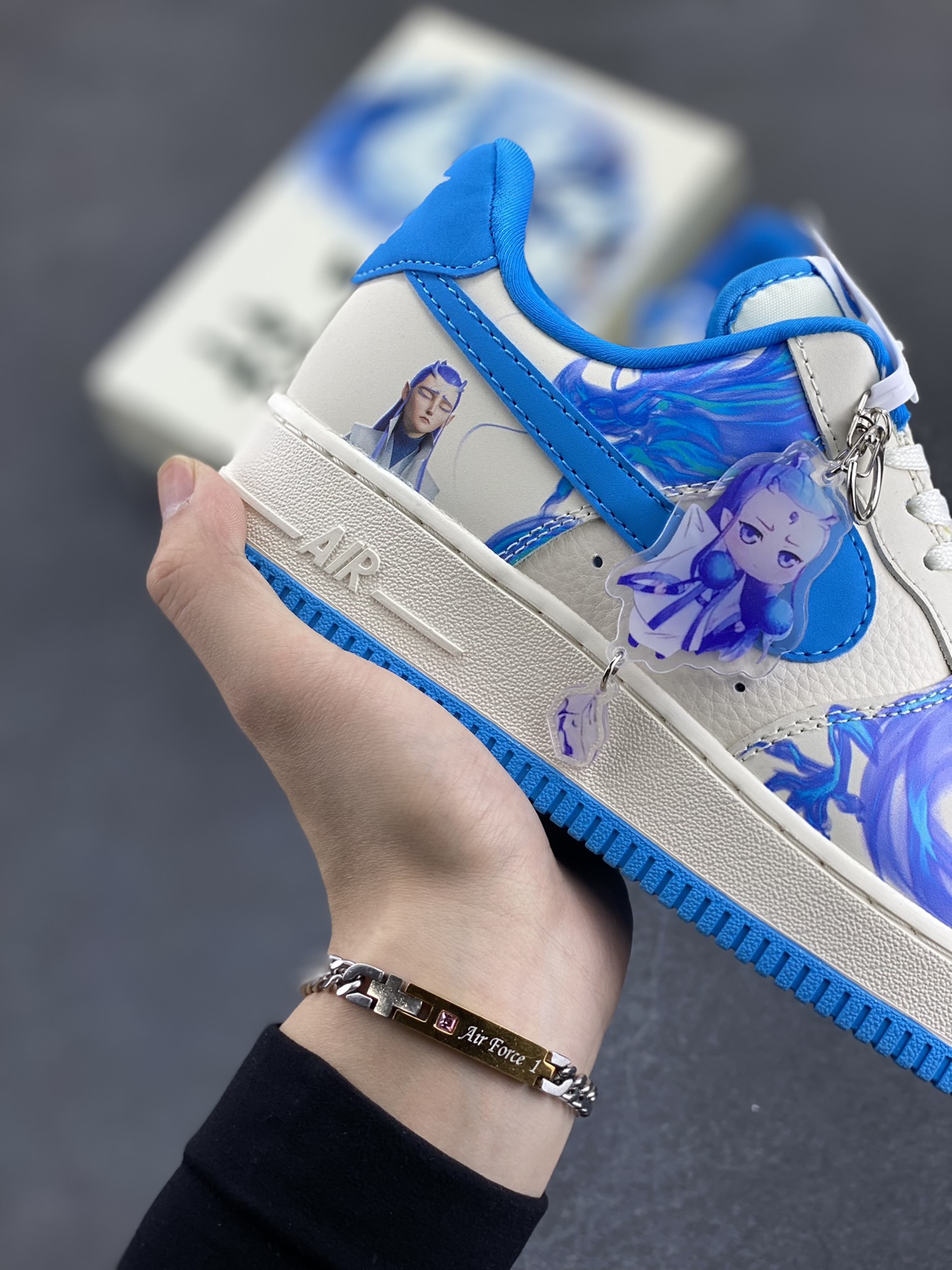 图片[6]-NIke Air Force 1 \’07 Low “哪吒联名——灵珠”空军一号 低帮 运动鞋 休闲鞋 折边针车 工艺难度大 原楦头原纸板 原装鞋盒 定制五金配件 内置全掌气垫 原厂鞋底 货号：DF0188-049 尺码：36 36.5 37.5 38 38.5 39 40 40.5 41 42 42.5 43 44 44.5 45-选品中心