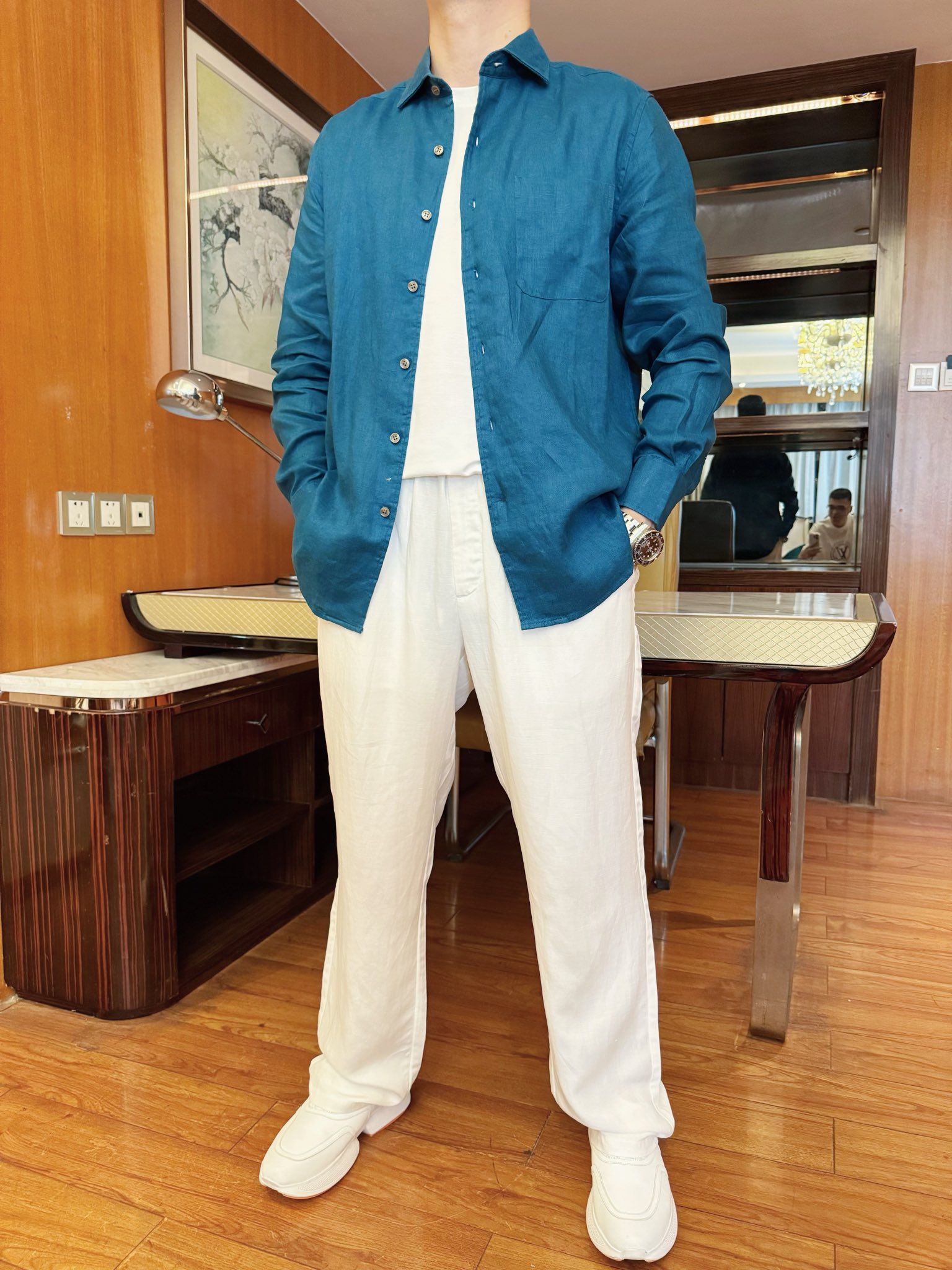 NO:134719,LP--2025 counter latest hot shirts are shipped, hot-selling items in European and American counters!  Selected imported cotton and linen fabrics from Italy, the simple and atmospheric design shows the charm. There is no need to say more about the effect of the upper body. The number of codes is 48-56 (model 173/130 wears 48, with Hong Kong Lane Crawford gift box packaging), loro piano, alexander wang19860909LP--2025专柜最新爆款衬衣出货 欧美专柜热销单品！精选意大利进口棉麻面料,简约大气的设计相当彰显韵味 上身效果不用多说.码数48-56（模特173/130穿48,配香港连卡佛礼盒包装）,,loro piana,alexander wang,Men's clothing