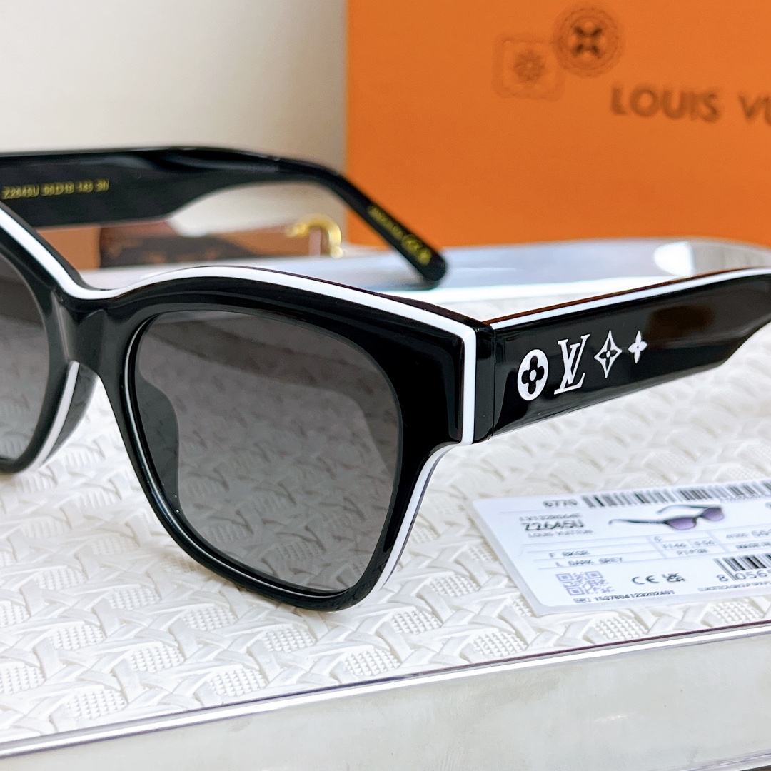  全网都在找的墨镜
Louis vuitton 也出了熊猫眼镜🐼
黑白拼色非常百搭 
辣妹绝美墨镜不容错