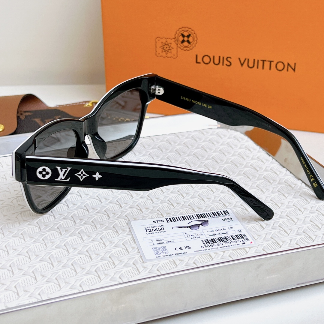  全网都在找的墨镜
Louis vuitton 也出了熊猫眼镜🐼
黑白拼色非常百搭 
辣妹绝美墨镜不容错