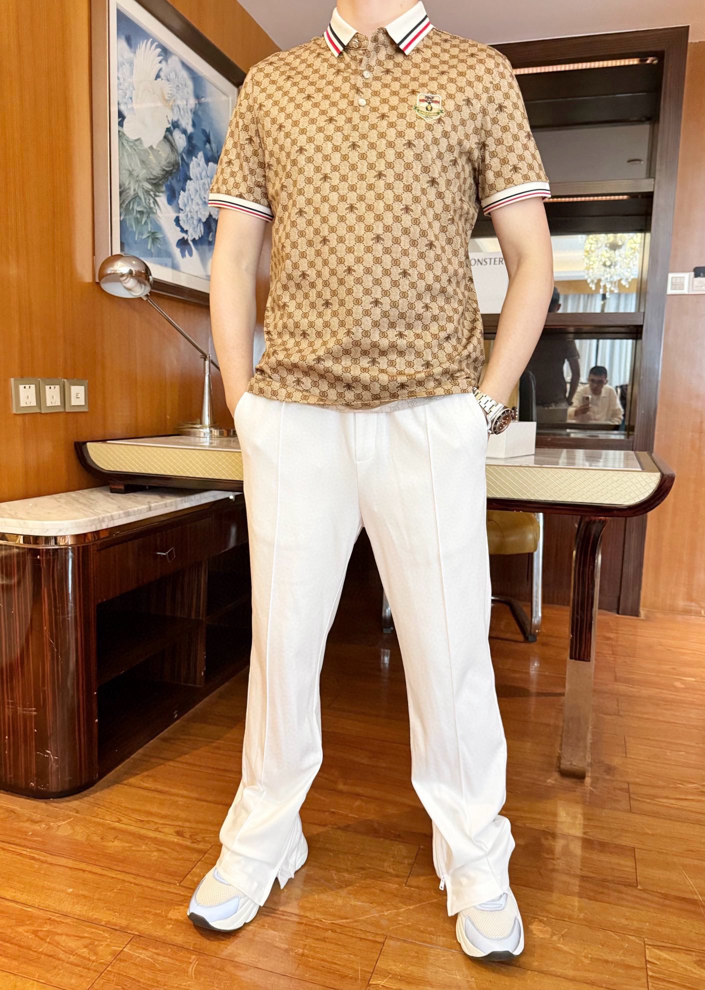 NO:134727,Guqi-2025 counter latest hot polo shipments, hot-selling items in Paris counter!  Selected Italian imported mercerized cotton fabrics with fashionable designs, exquisite badge embroidery on the chest and double G logos throughout the body show style. You deserve it. Size 48-58 (model 173/130 wears 50, with Hong Kong Lane Crawford gift box packaging),,alexander wang19860909古琦-2025专柜最新爆款polo出货 巴黎专柜热销单品！精选意大利进口丝光精棉面料搭配时尚的设计,胸前的精致徽章刺绣和通体的双g标志相当彰显格调 您值得拥有.尺码48-58（模特173/130穿50,配香港连卡佛礼盒包装）,,alexander wang,Men's clothing