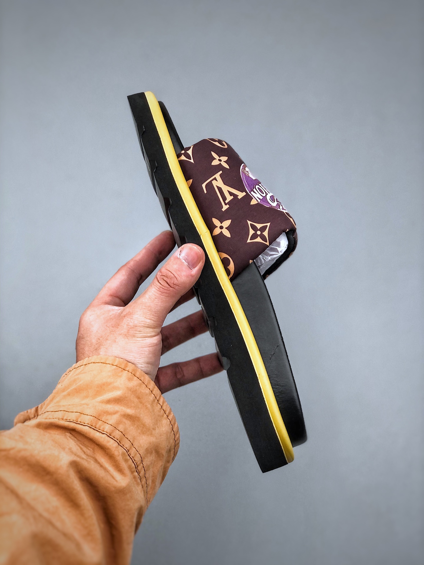 220  Louis Vuitton 2025 专柜 春夏新款  LV情侣厚底魔术贴拖鞋