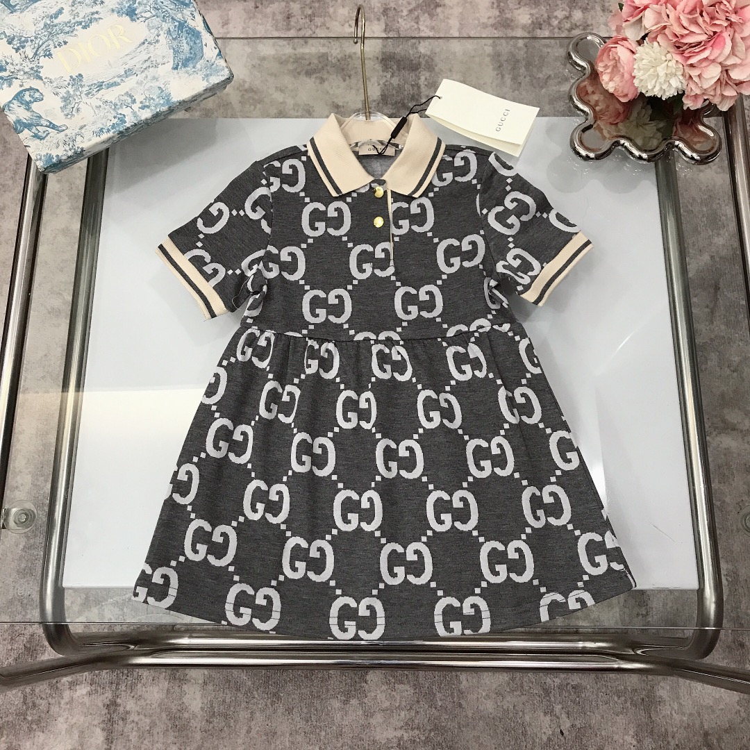 NO:211625,[Spot shipment] GUCC* Small lapel Polo skirt collar cuff contrast color splicing, full-print logo double GG printing design, imported high-end custom custom-made with elastic pure cotton bead floor cotton fabric, high-end fashionable style, very good upper body effect, color navy blue, apricot color Size--120-130-140-150 [CM] Requires counter packaging, clothes, gucci, skirts,19860909【现货发】   GUCC* 小翻领Polo裙领口袖口撞色拼接 全面满印logo双GG印花设计 采用进口高端定制定制附有弹性纯棉珠地棉面料裁制 高级时髦款 上身效果非常好 颜色藏蓝色 杏色 尺码--120-130-140-150【CM】 需要专柜包装元,衣服,gucci,skirts,,Children's