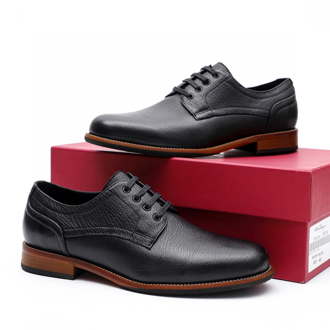 Ferragamo Men's Black Leather Dress Shoes - Timeless Style & Comfort 3 i1743226601 4251 1