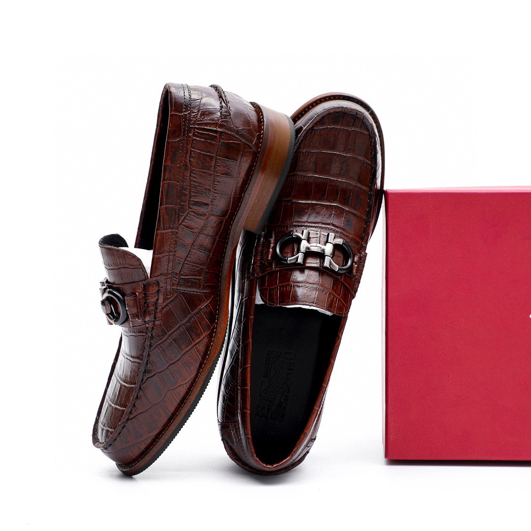 Ferragamo Men's Brown Alligator Leather Loafers with Metal Hardware 9 i1743226858 5607 7
