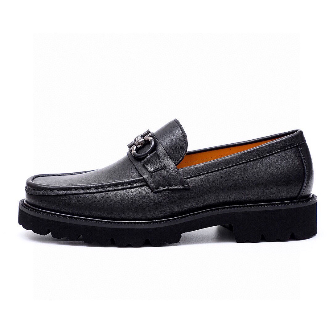 Ferragamo Men's Black Leather Loafers with Iconic Buckle Details 7 i1743226964 6163 5