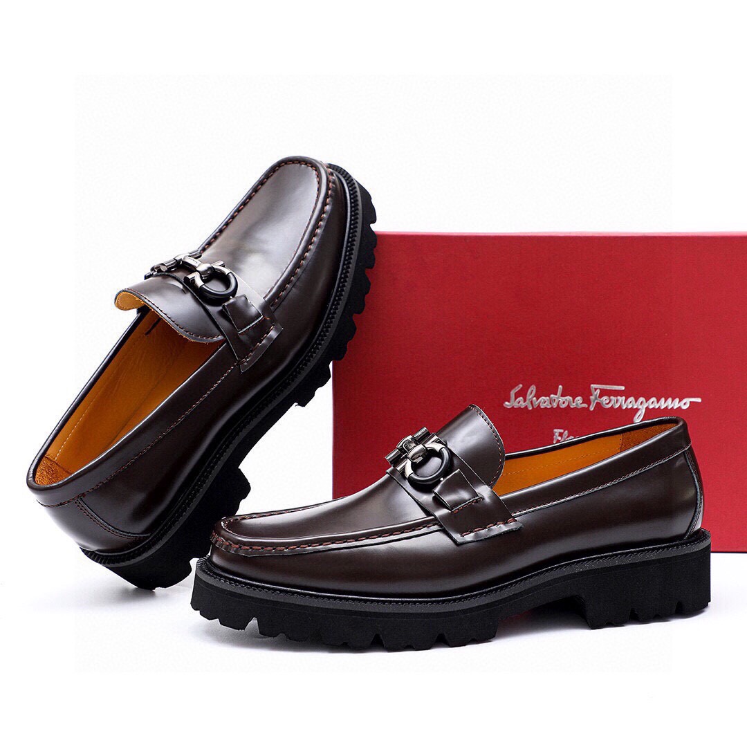 Ferragamo Men's Brown Leather Loafers with Metal Hardware and Lug Sole 4 i1743227001 4768 2