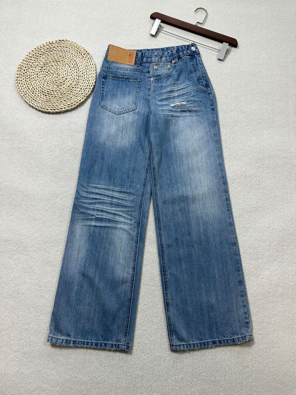NO:329019,MM6 2025 Spring and Summer Show American niche Maji style side-wrapped ripped jeans Loose wide-leg style is not picky about people SML, masion margiela, jeans, alexander wang19860909MM6 2025 春夏秀款 美式小众马吉风格侧穿错位破洞牛仔裤 宽松阔腿版型不挑人 码数SML,,masion margiela,jeans,alexander wang,Women's clothing