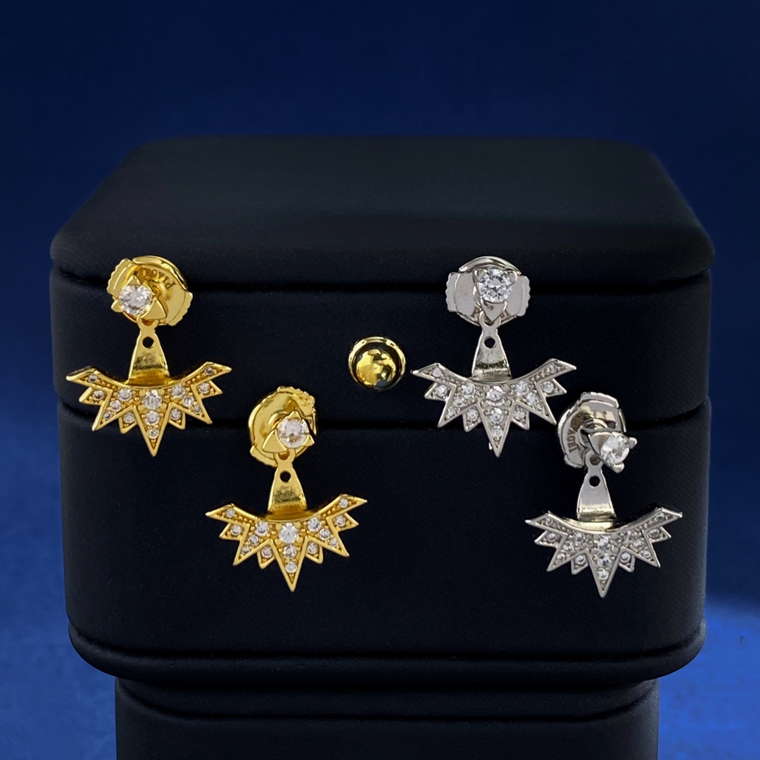Luxurious Korean Fan Earrings with Small Diamonds and 18k Gold Material - 图片 1