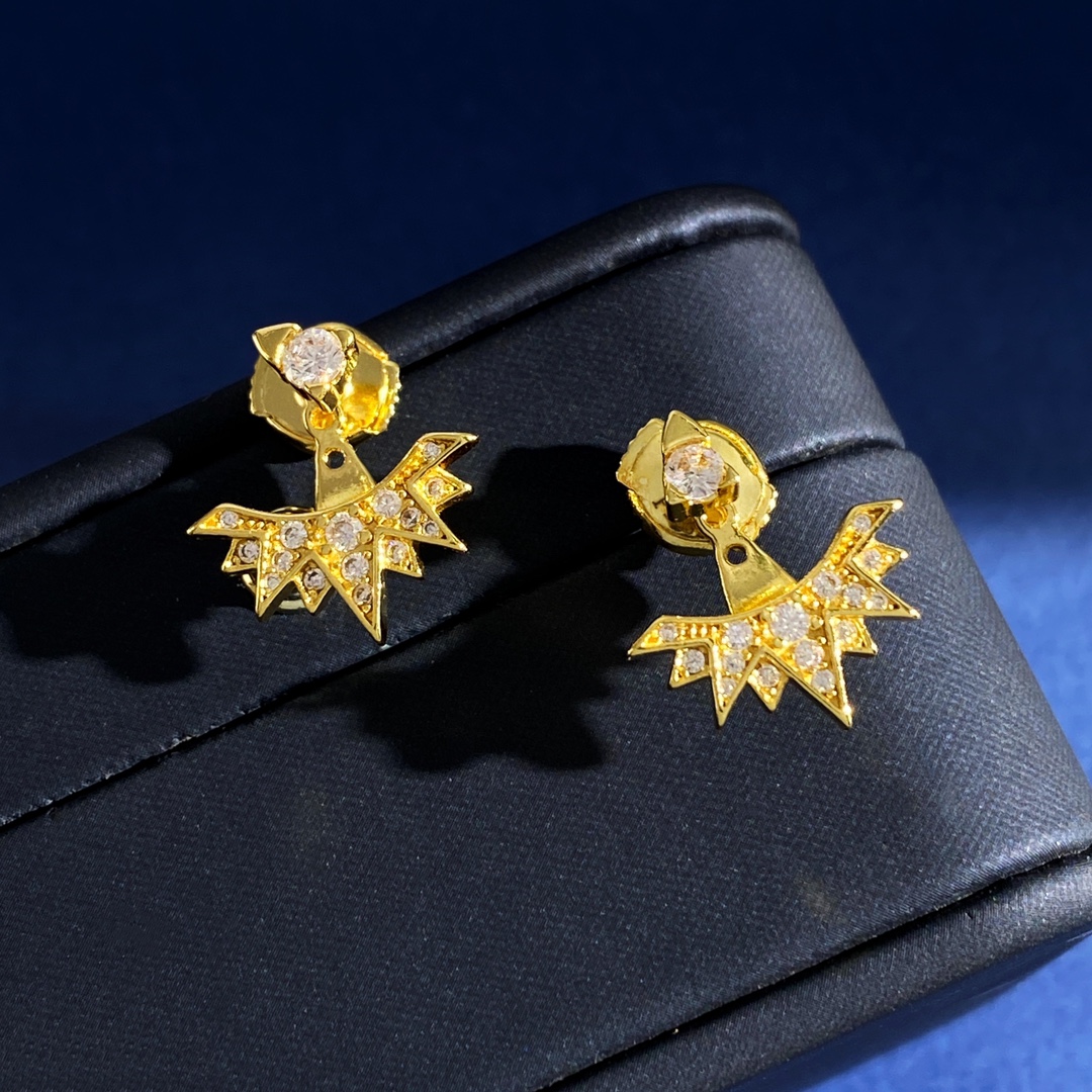 Luxurious Korean Fan Earrings with Small Diamonds and 18k Gold Material - 图片 2