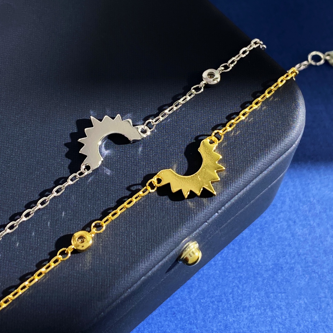 IAGET’s Simple Lunar Bracelet Design with Brass and 18k Gold Plating - 图片 2