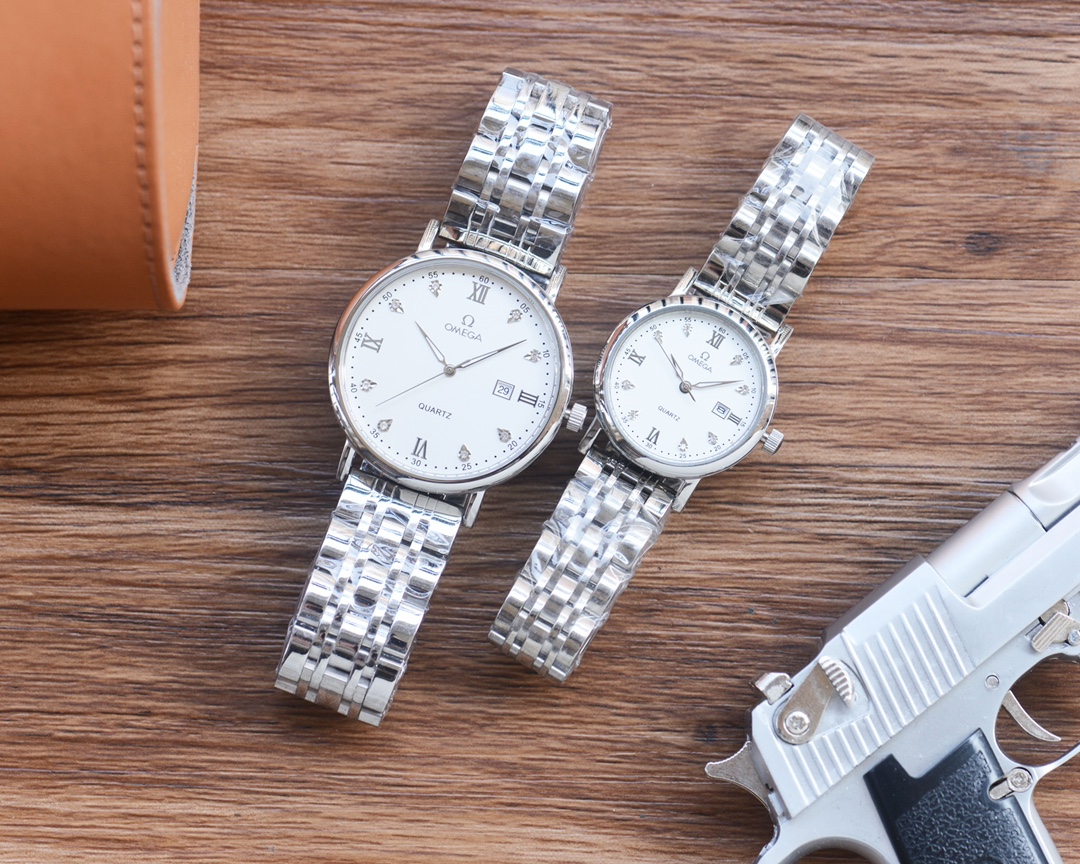 “Cyclops 418 Gold Cylinder Steel Belt Watch Features Couple Pairs of Stone Cores”