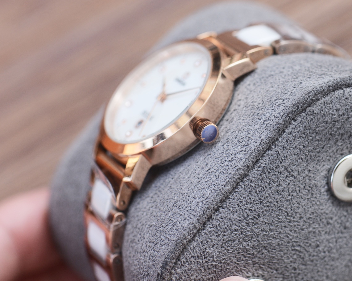 “Omega White Thorium 418: Fashion Lady’s Stone Watch with Super-Fashion Design” - 图片 2