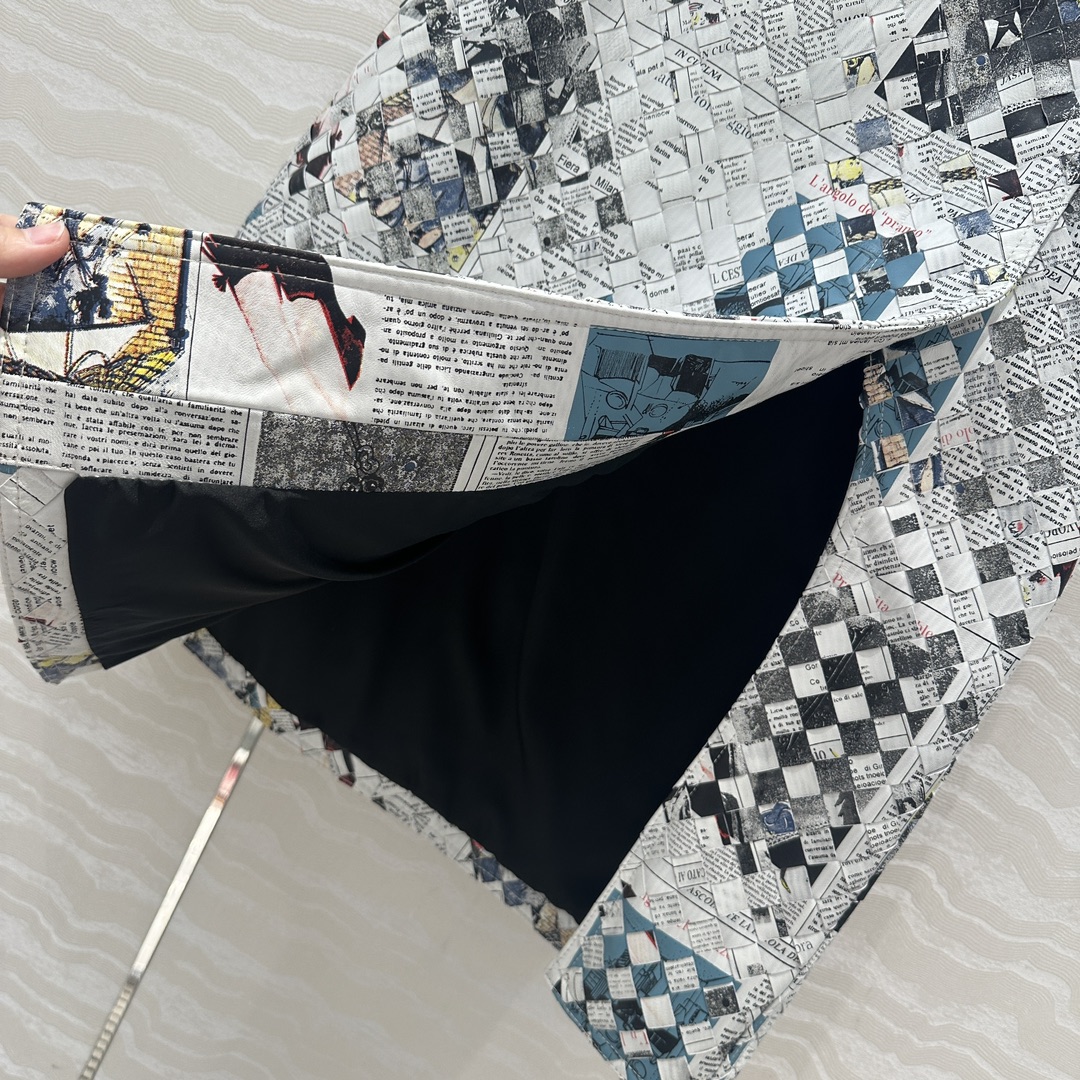 Limited Edition Graffiti Newspaper Women’s Suit: High-End Quality, Stylish BV Knitting Process - 图片 7