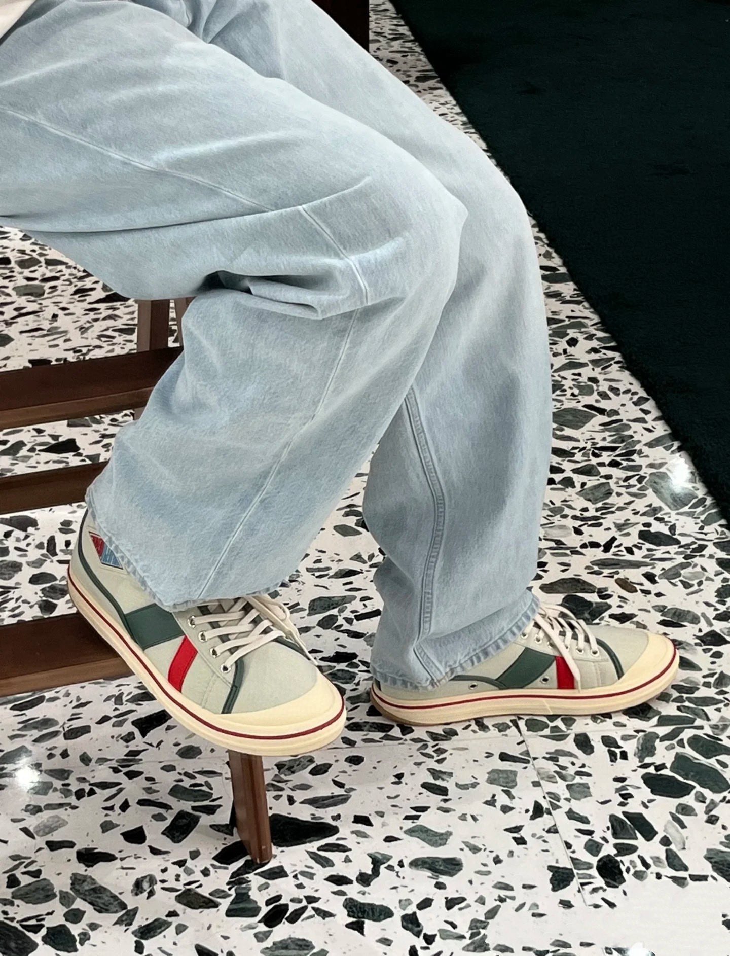 NO:402227,Model foot pictures, casual shoes/sports shoes, sneakers19860909模特上脚图,休闲鞋/运动鞋,sneakers,Women's Shoes