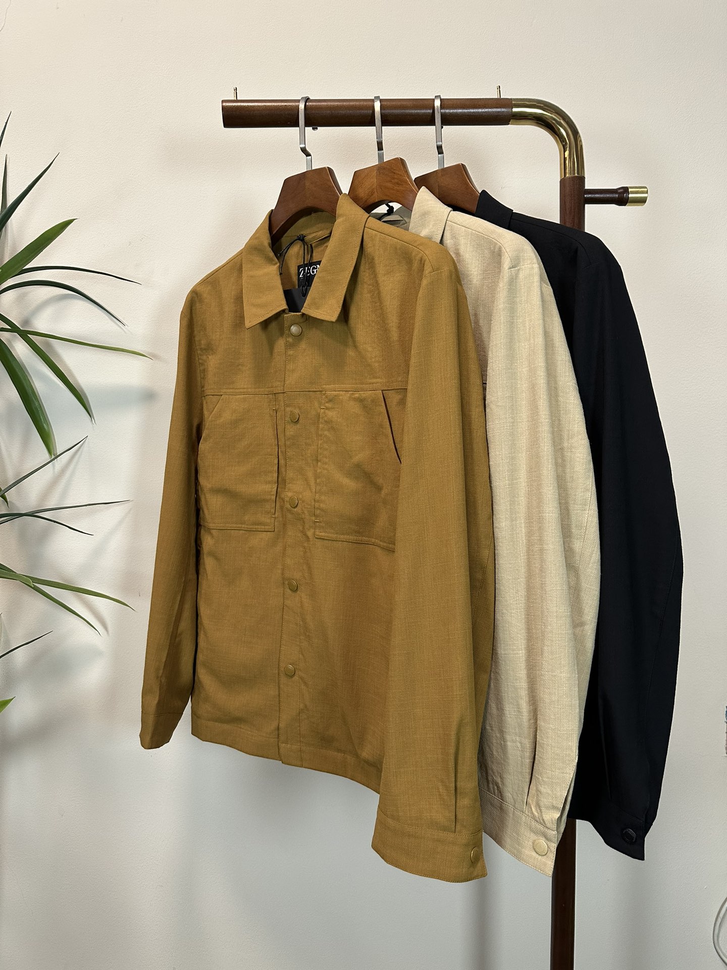 NO:137377,ZZ Jenia Top quality The same model on the official website, complete with three standards!  2025 spring and summer new men's jacket, fashionable and casual high-end version!  Customized fabrics in counters are impeccable in details, and the brand elements design concept reflects high quality. The feel is delicate and soft!  It is casually cut, with a great upper body style!  48-56, zegna, jackets & coats, jackets & coats, alexander wang19860909ZZ 杰尼亚 顶级品质 官网同款,三标齐全！2025春夏新款男士夹克外套,时尚休闲高端版本！专柜定制面料 细节无可挑剔,品牌元素设计理念,体现高品质.手感细腻柔软！呈现休闲裁剪,上身版型超赞！码数48-56,,zegna,jackets & coats,jackets & coats,alexander wang,Men's clothing