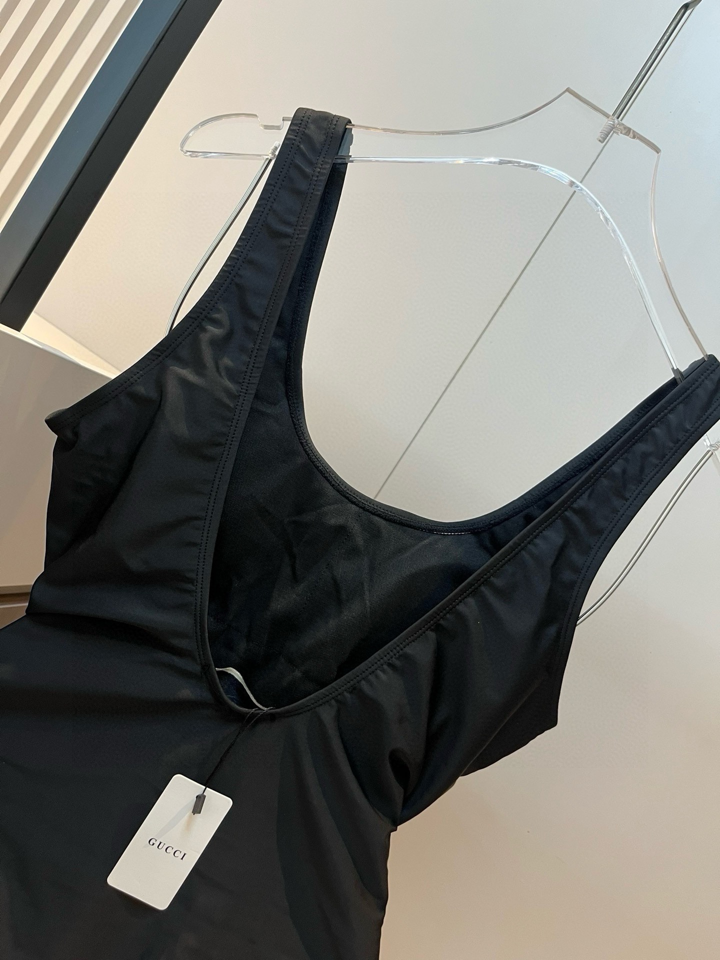 。

Gucci古奇新款连体泳衣，比基尼，S M L XL